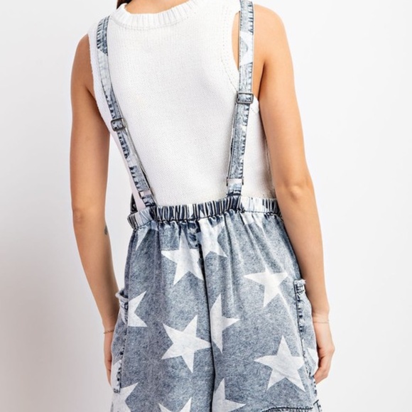 Mineral Washed Tercel Star Print Pockets Stretchy back Romper - Picture 7 of 8